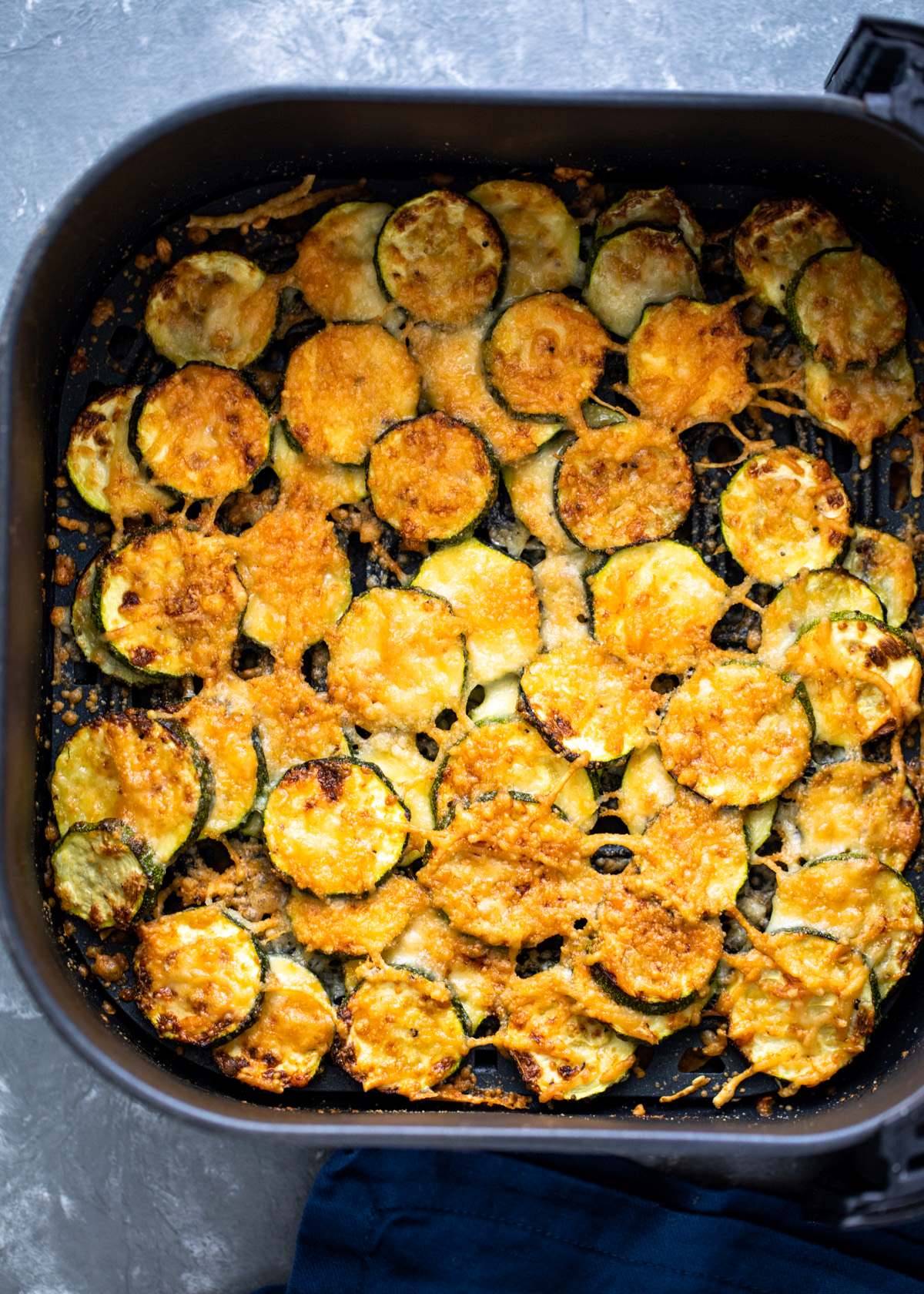 air-fryer-zucchini-parmesan-recipe