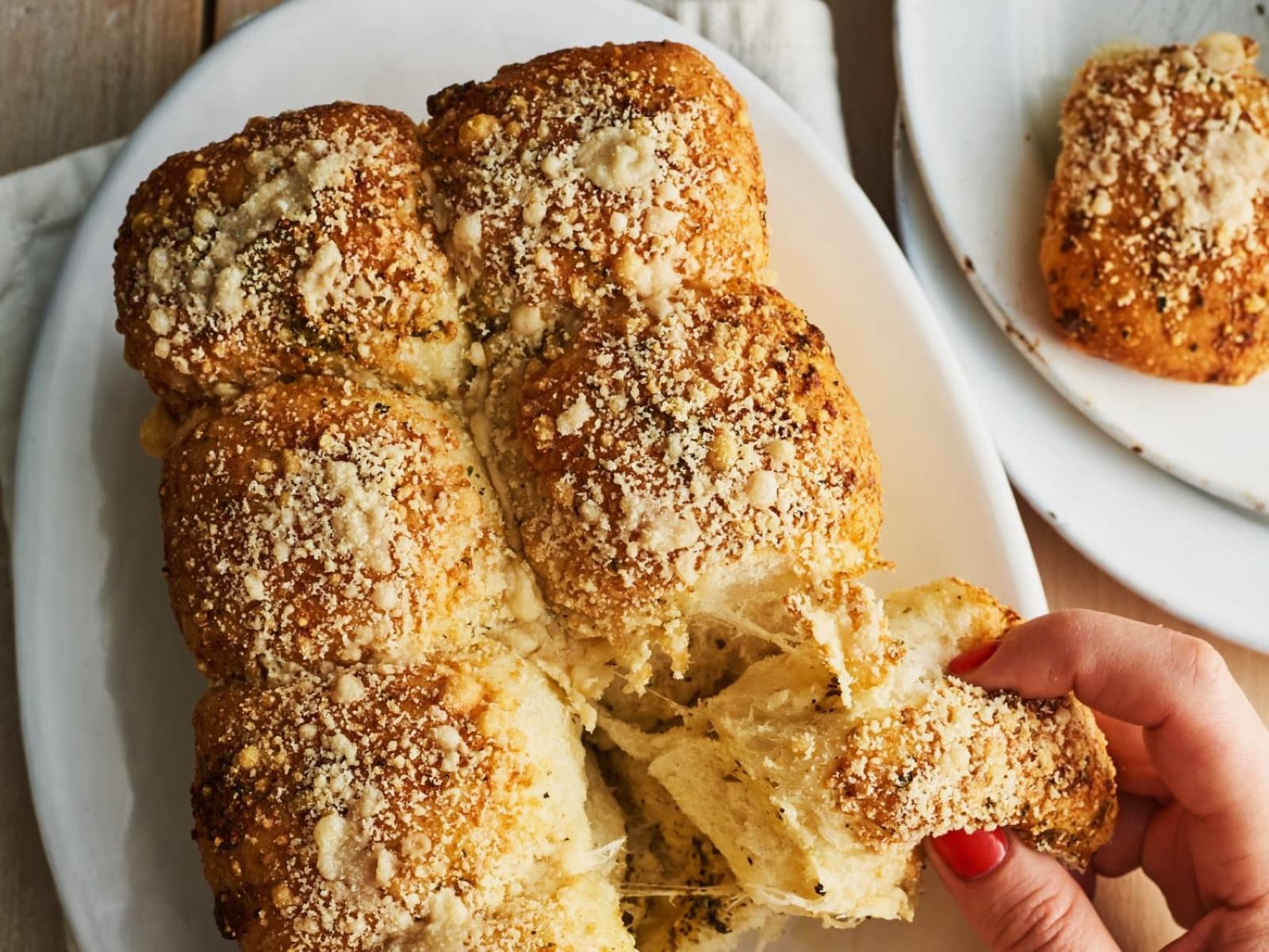 garlic-parmesan-monkey-bread-recipe