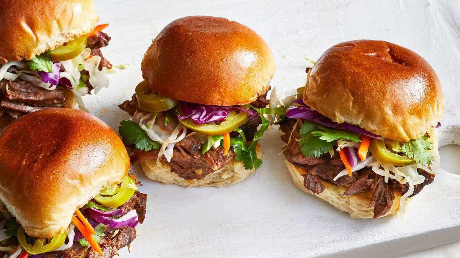 slow-cooker-beef-sliders-recipe