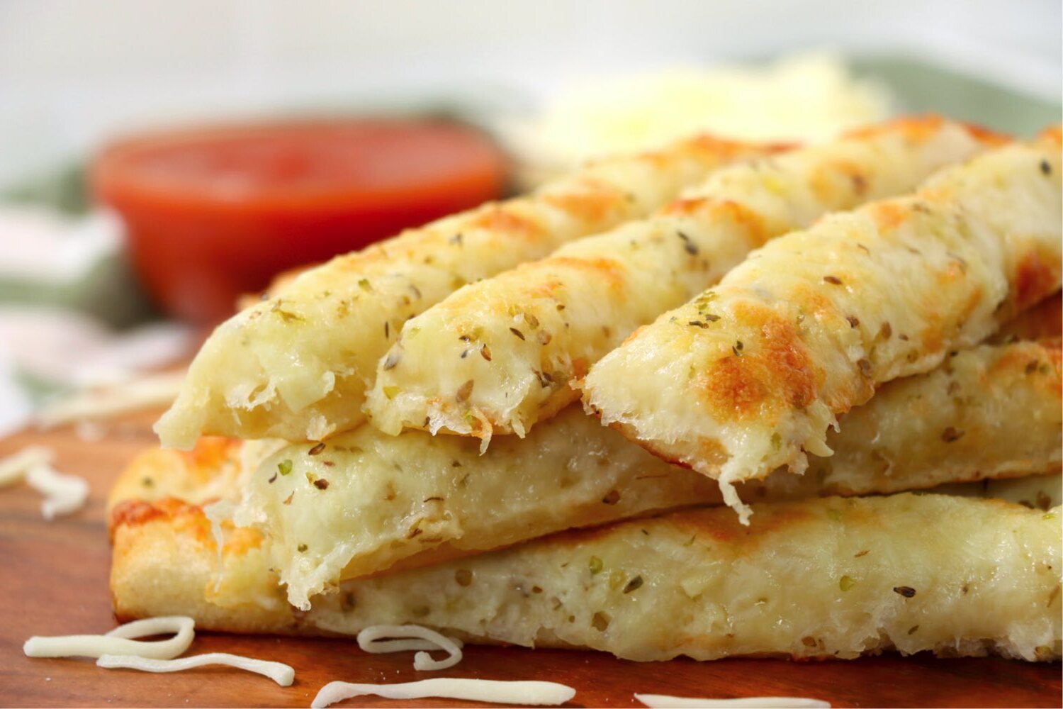 cheesy-garlic-breadsticks-recipe