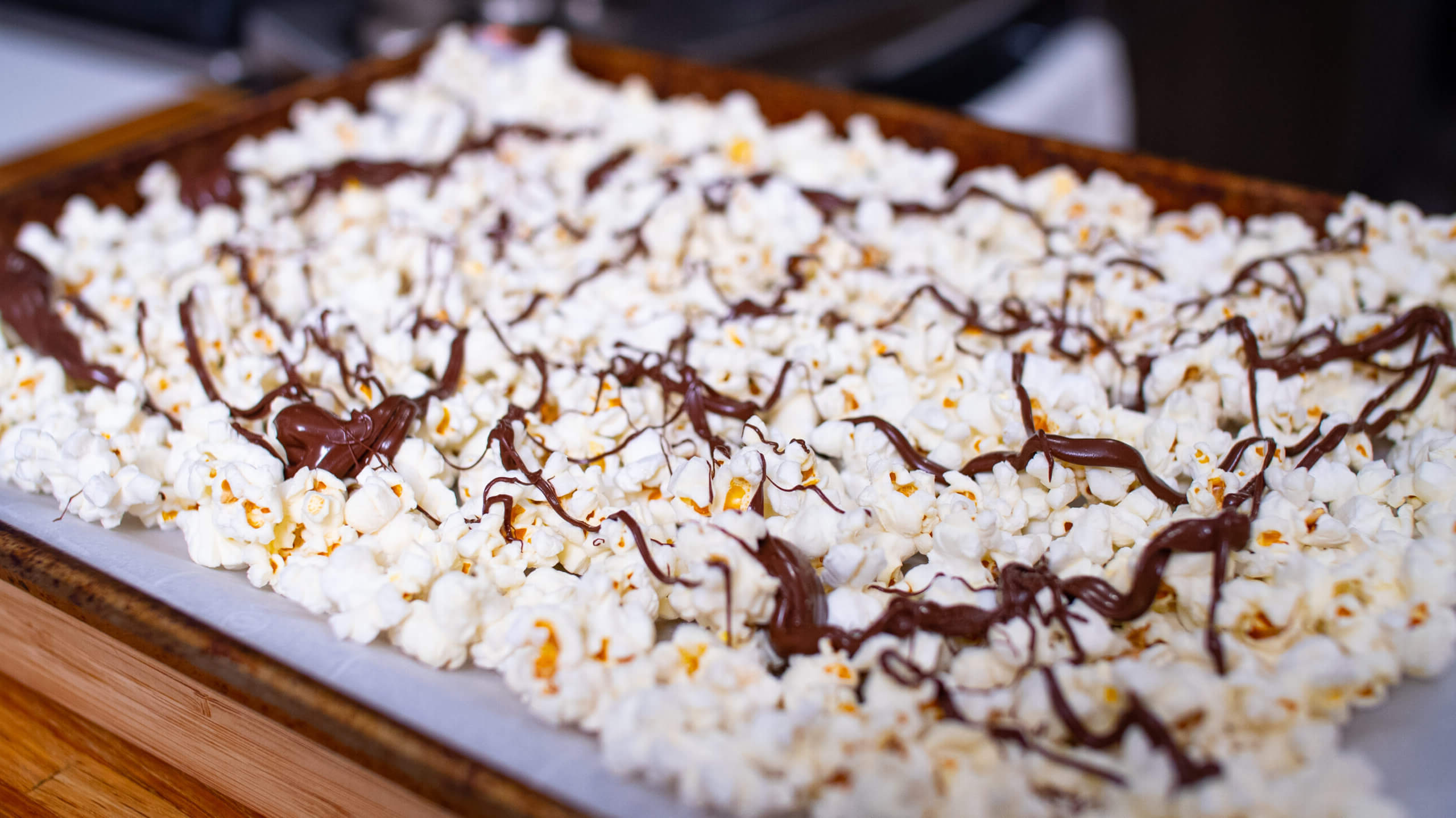 chocolate-drizzled-popcorn-recipe