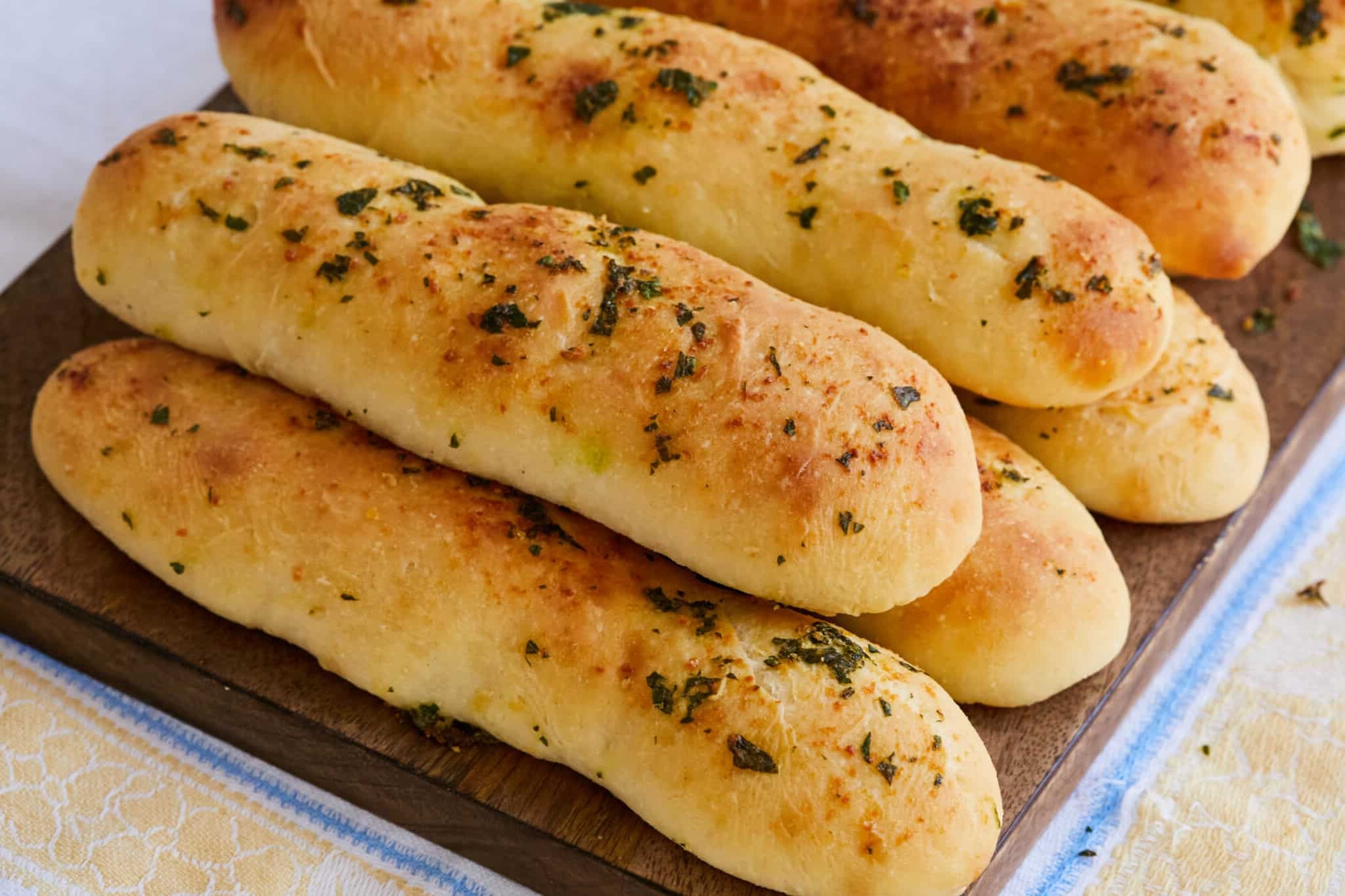 garlic-breadsticks-recipe