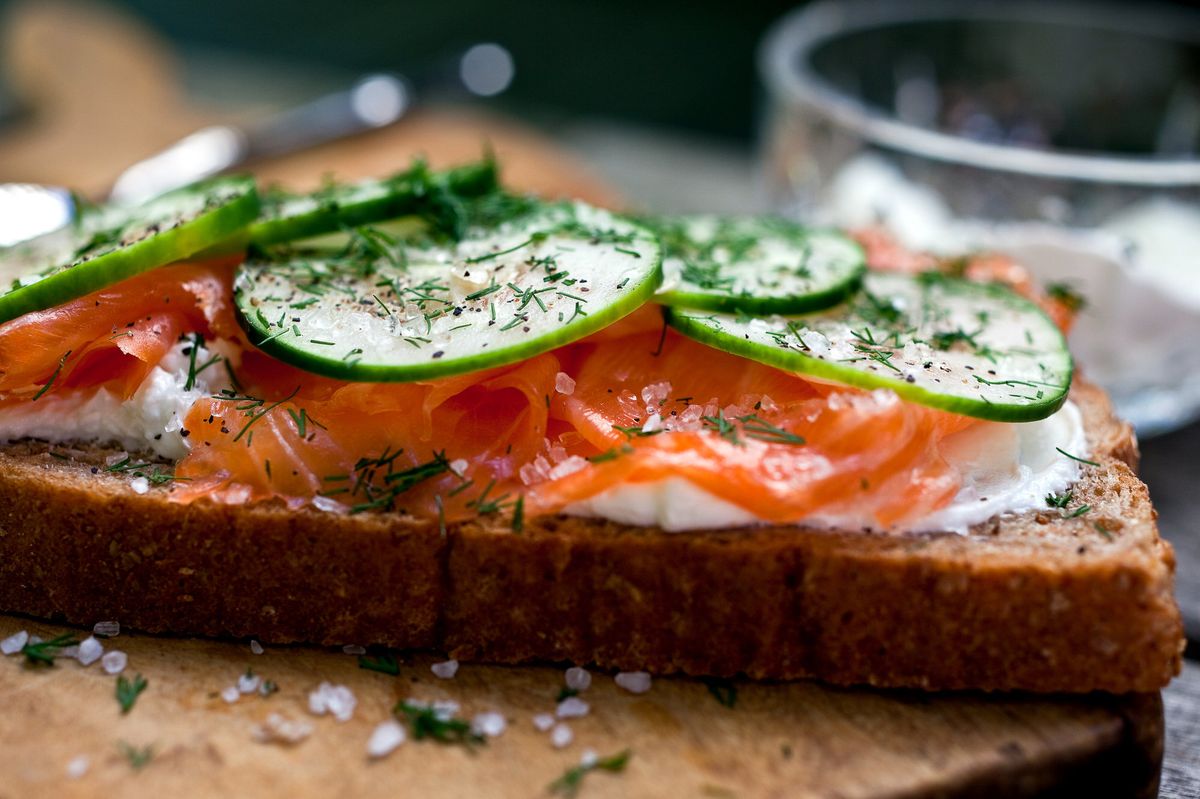 smoked-salmon-sandwich