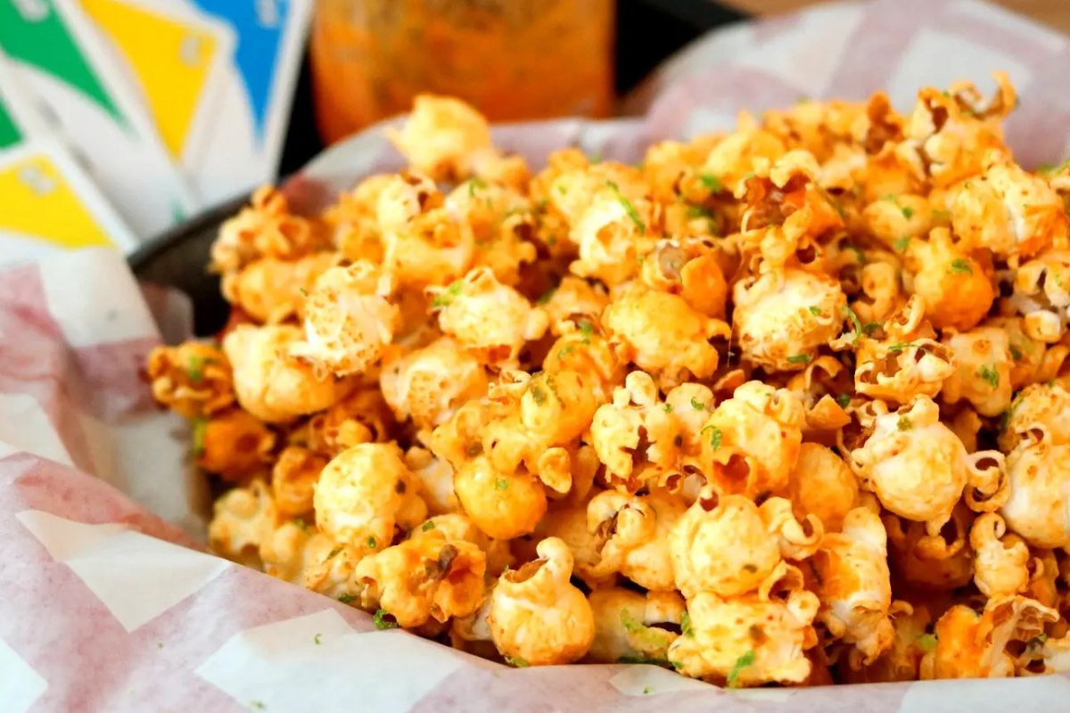 spicy-sriracha-popcorn-recipe