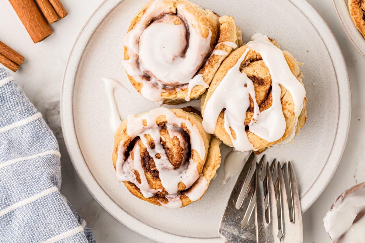 biscuit-cinnamon-rolls-recipe