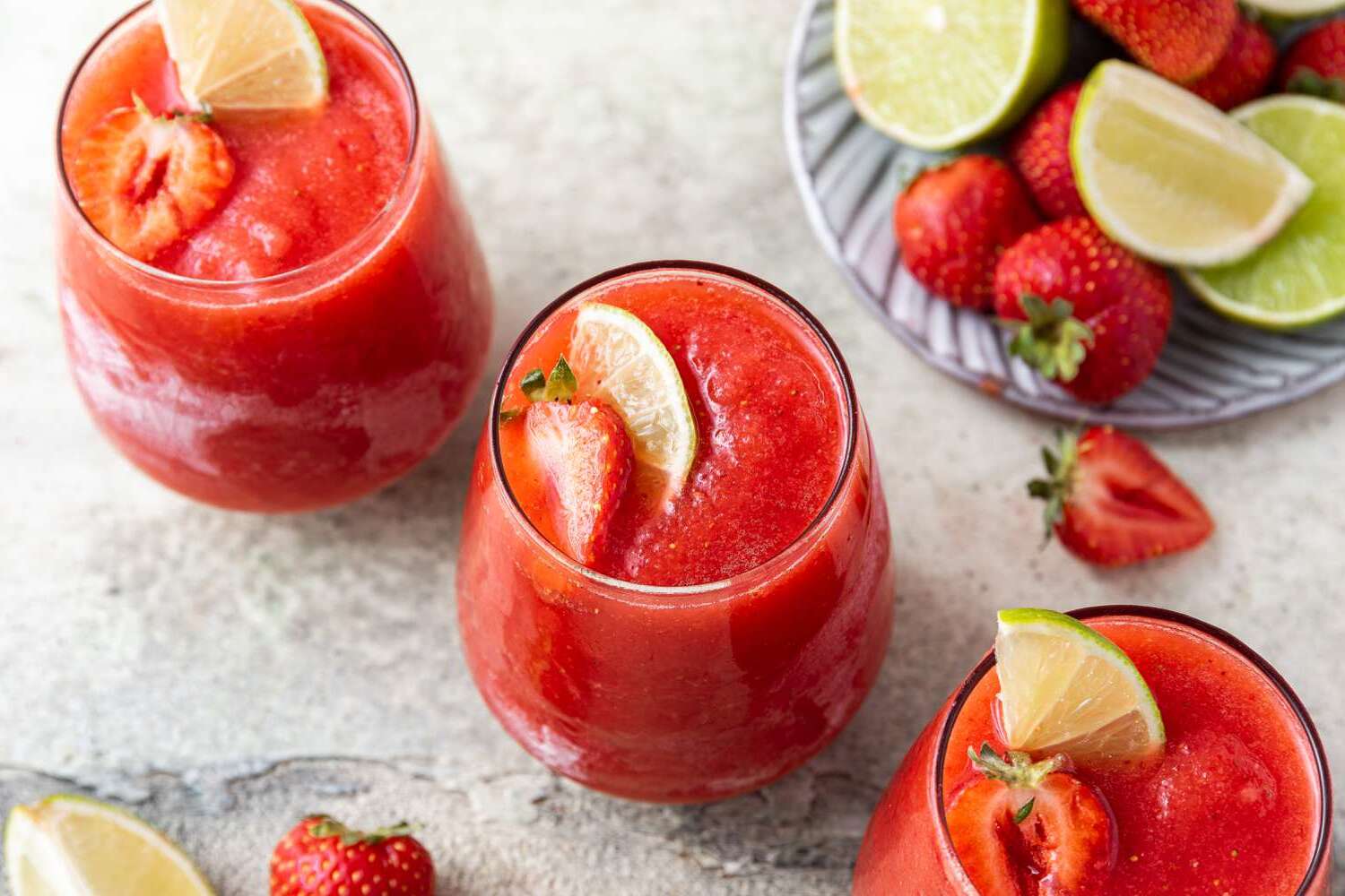 blended-strawberry-daiquiri-recipe