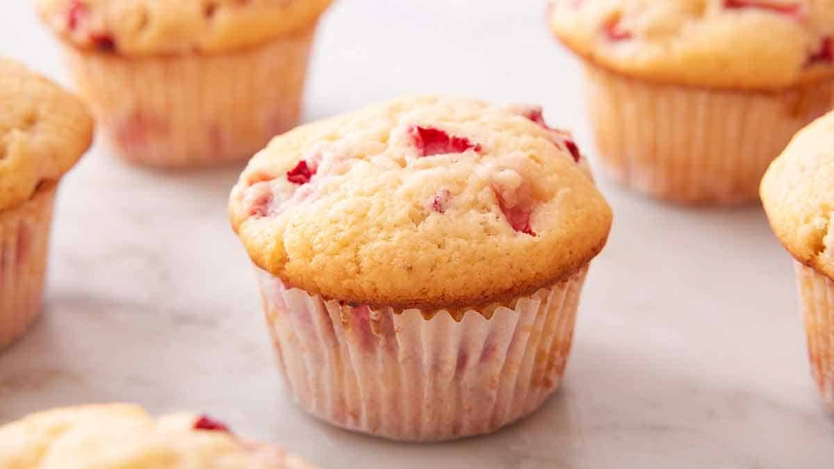 fresh-strawberry-muffins-recipe