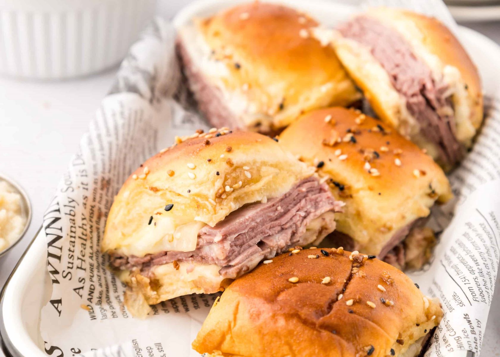 hawaiian-roll-roast-beef-and-cheese-sandwiches-recipe