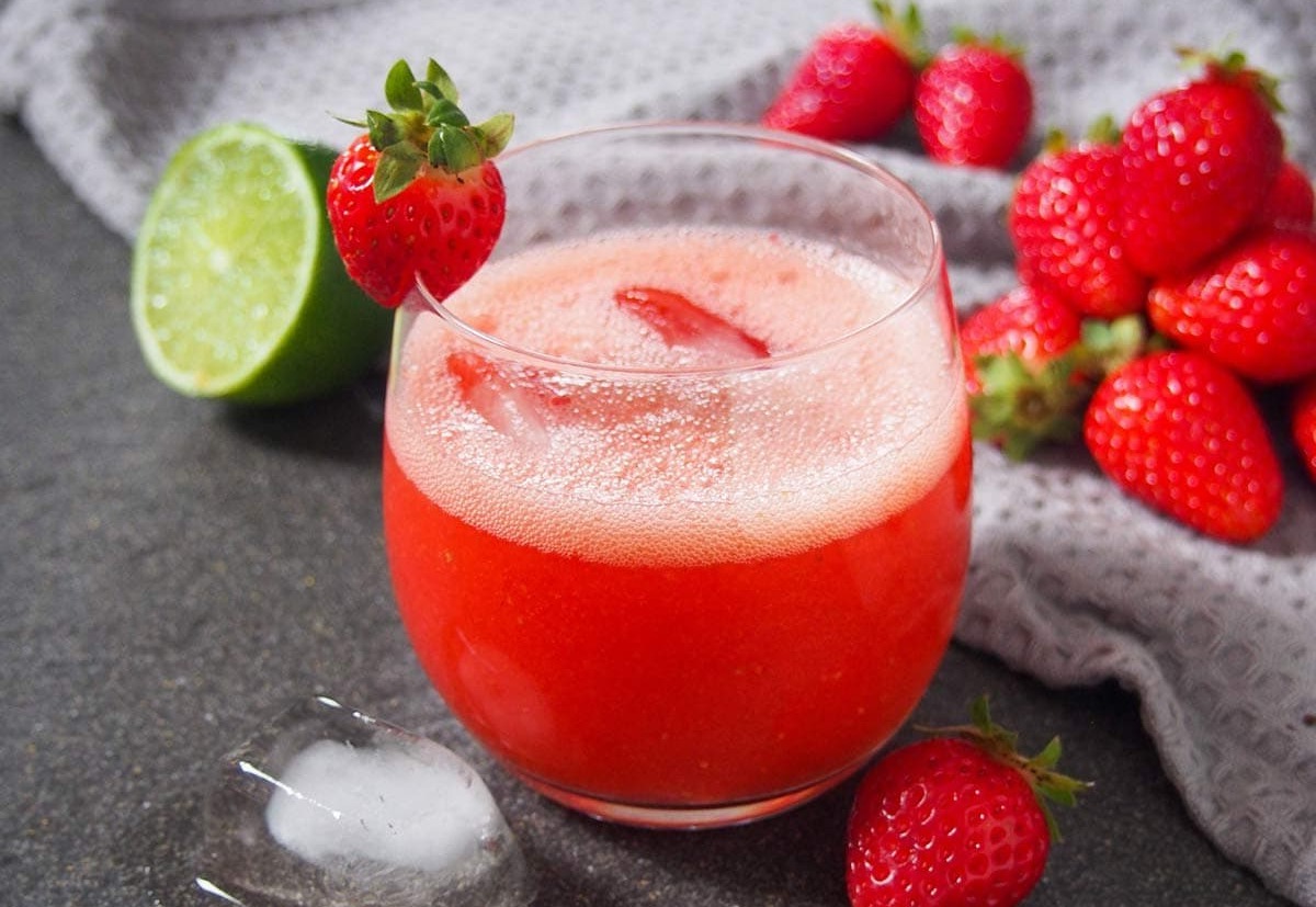 mexican-strawberry-water-recipe