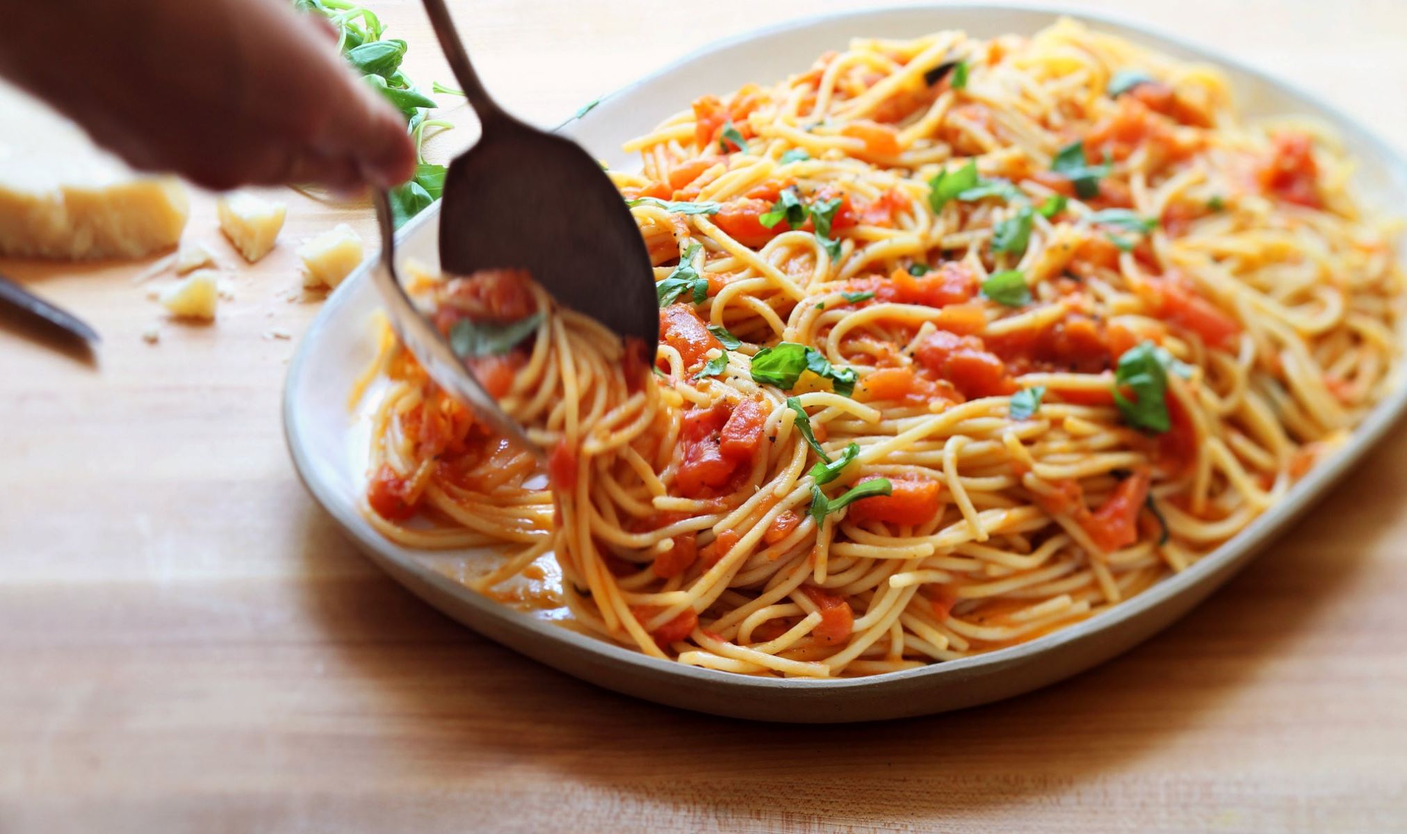 spaghetti-sauce-with-fresh-tomatoes-recipe