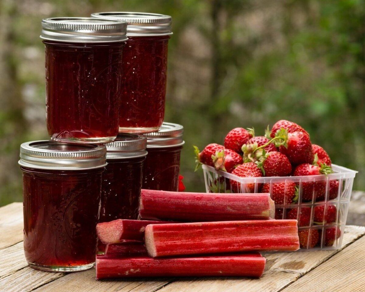 strawberry-rhubarb-jam-recipe