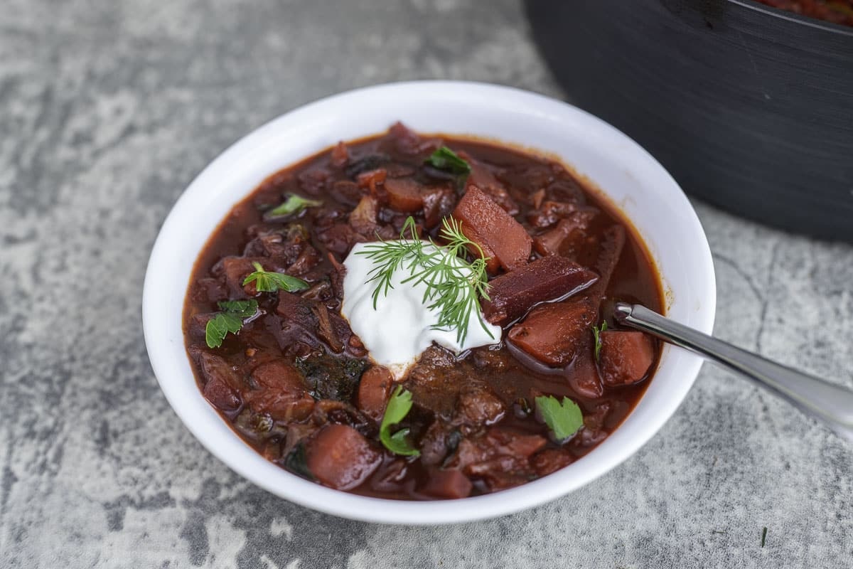 ukrainian-red-borscht-soup-recipe