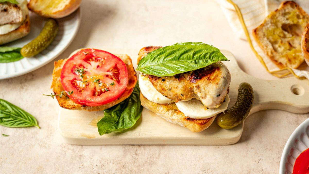 basil-tomato-and-mozzarella-sandwich-recipe