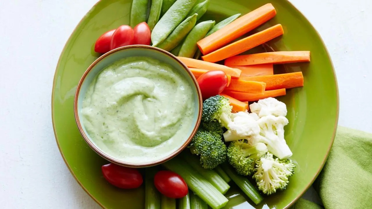 avocado-ranch-salad-dressing-recipe